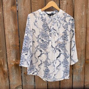 CHARLIE B Women’s Beige Navy Patterned Snake Print Button V Neck Blouse Small